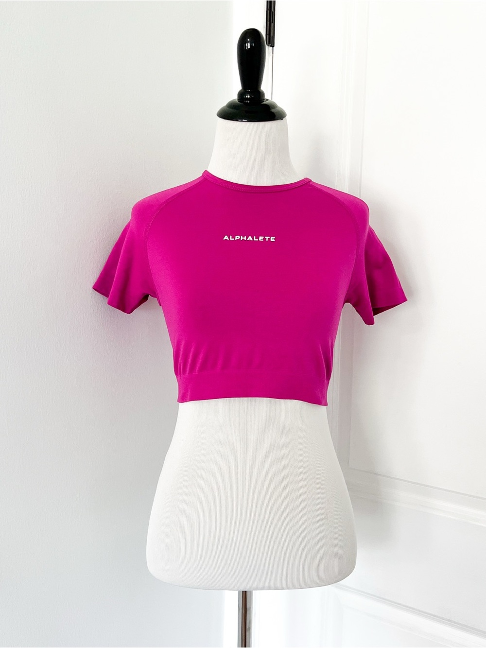Alphalete Magenta Short-Sleeve Crop Top - Medium